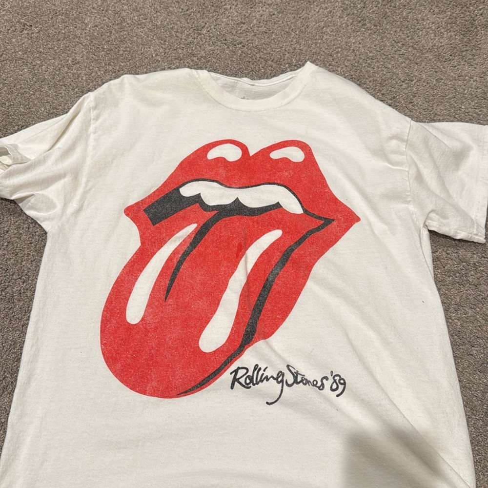 american eagle rolling stones tee